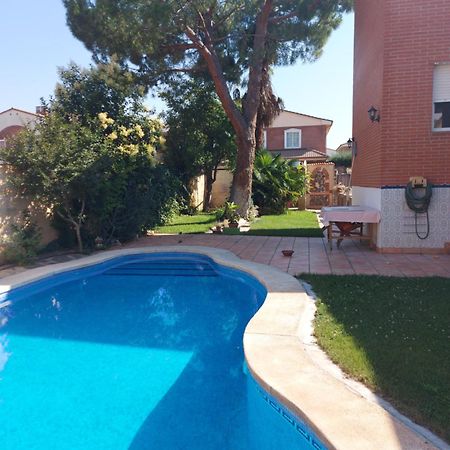 Habitacion,Piscina Y Jardin Azuqueca de Henares Kültér fotó