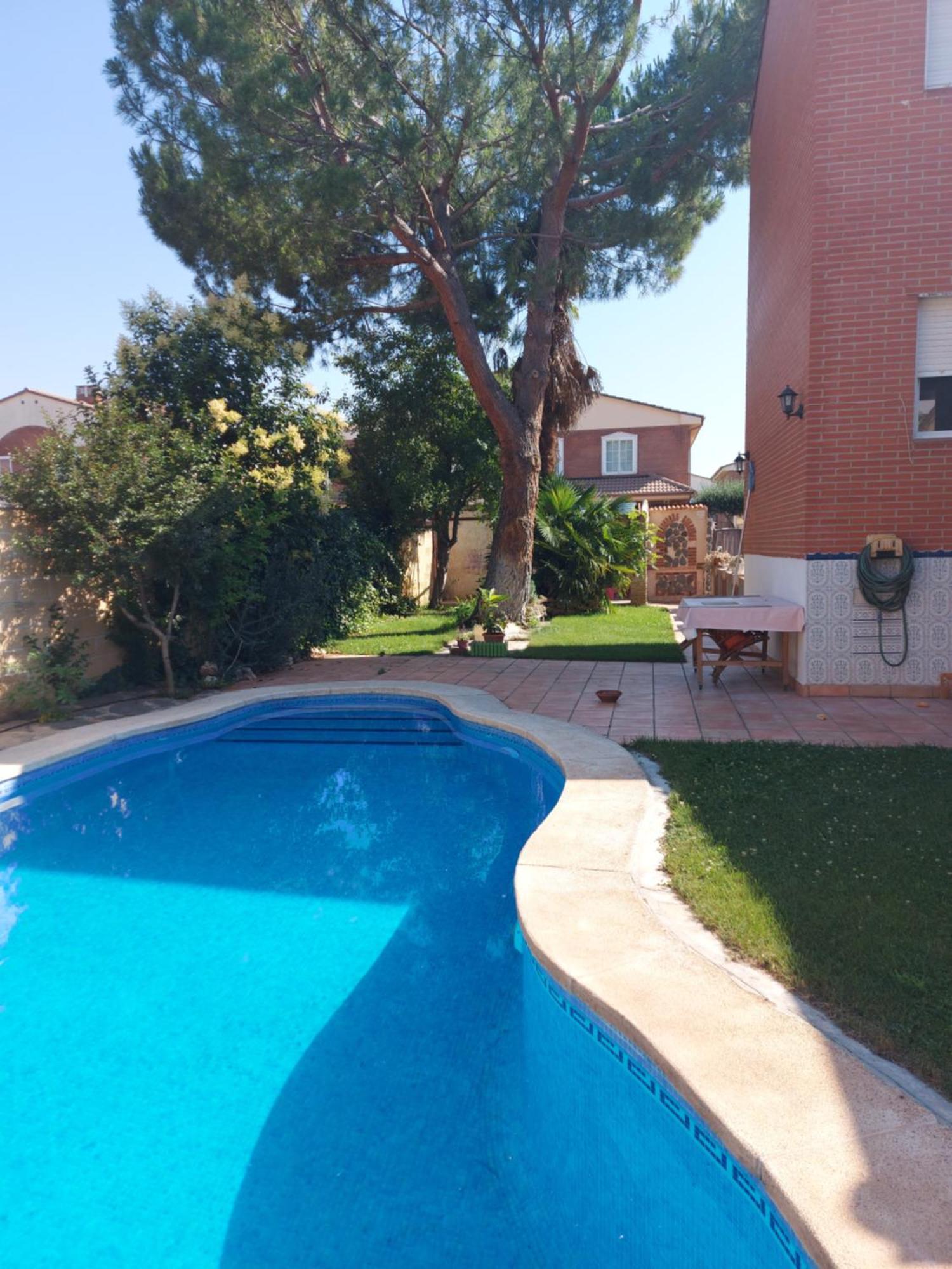 Habitacion,Piscina Y Jardin Azuqueca de Henares Kültér fotó
